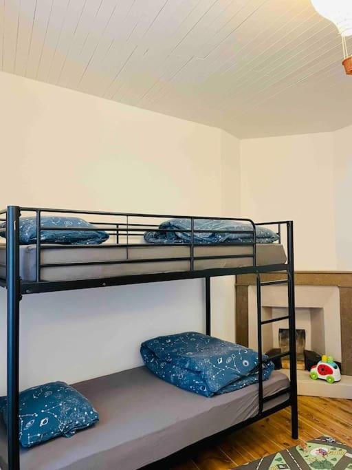 Agreable Maison De Village Avec Balcon Roiffieux Exterior foto